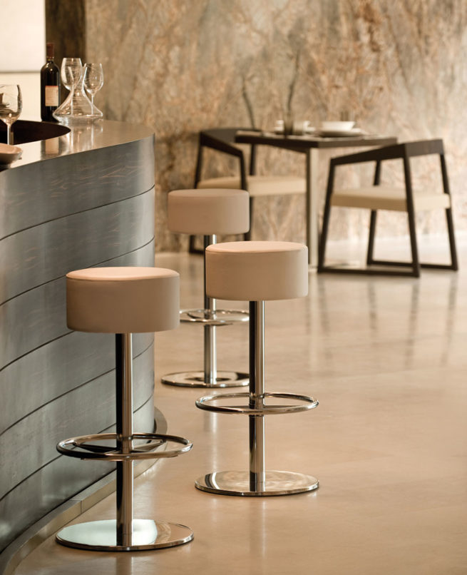 bar,stools